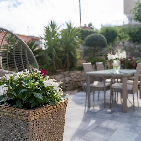 Daire Studio With Garden At Split Suburbs