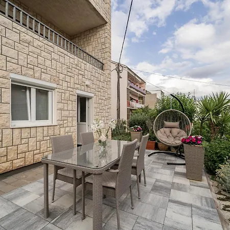 Studio With Garden At Split Suburbs Daire
