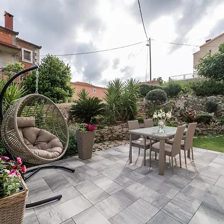 Apartman Studio With Garden At Split Suburbs Stobrec